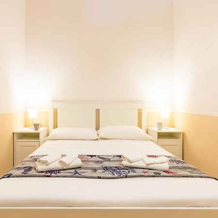 Tizzano House - La Marina Lejlighed Procida Eksteriør billede
