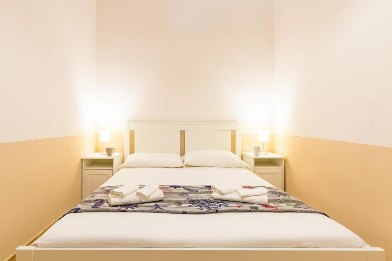 Tizzano House - La Marina Lejlighed Procida Eksteriør billede