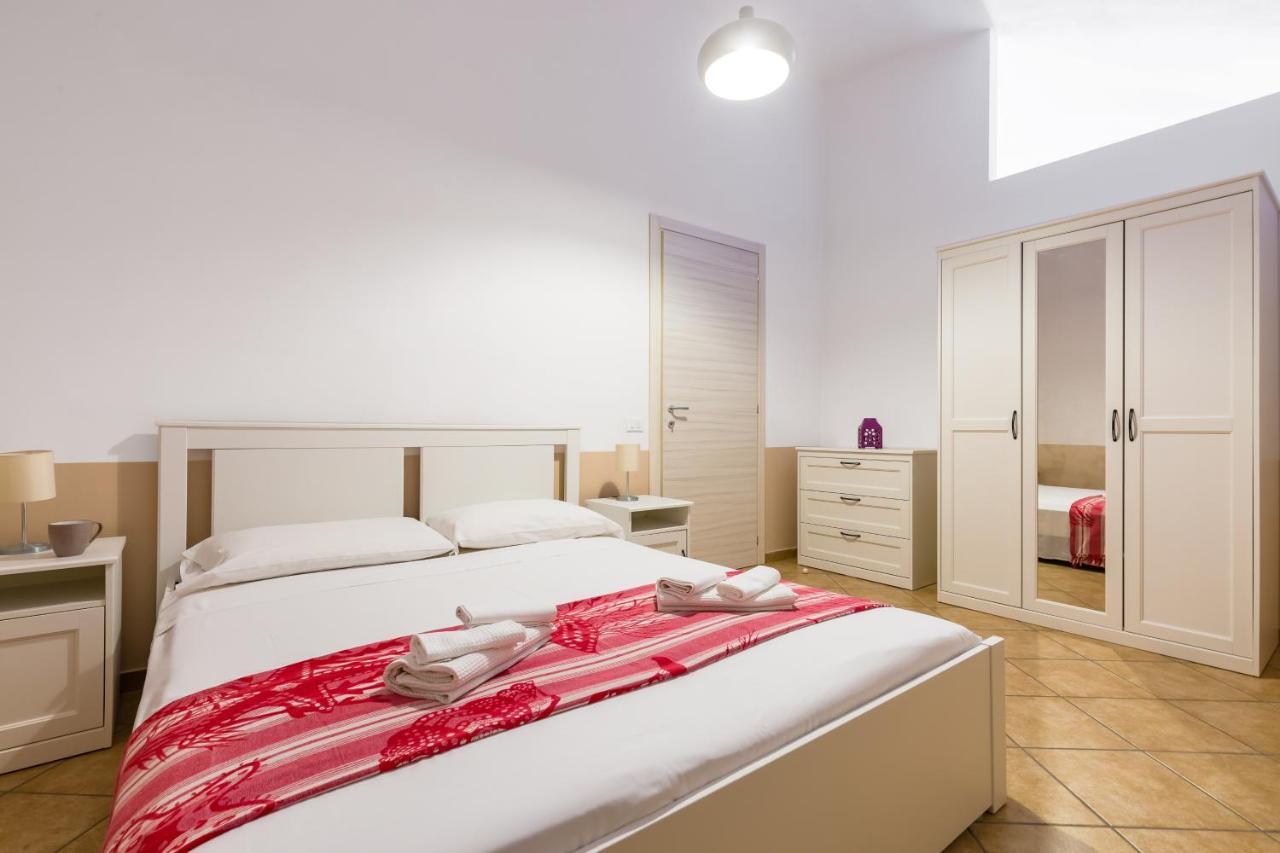 Tizzano House - La Marina Lejlighed Procida Eksteriør billede
