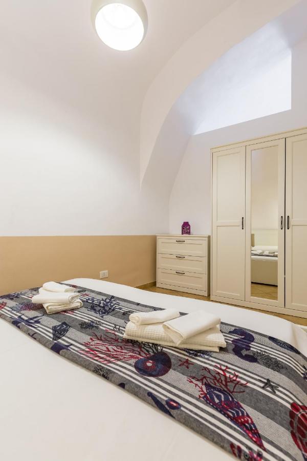 Tizzano House - La Marina Lejlighed Procida Eksteriør billede